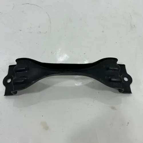 Suporte Fixação Bateria Toyota Etios 1.3 1.5 2015 a 2019 Direito