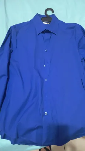 Vendo uma camisas masculinas de manga comp e um sapato social sou Taubaté e não entrego