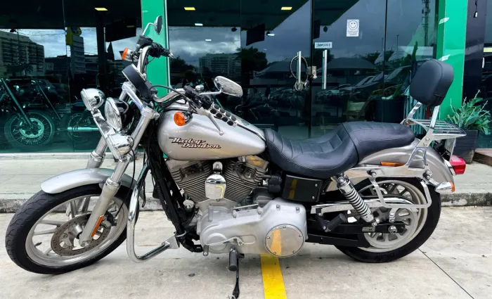 Harley Davidson Dyna Super Glide com 14 mil km apenas