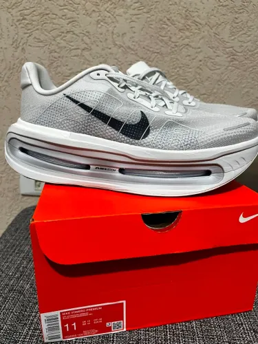 Vendo Nike vomero Premium (original) 43