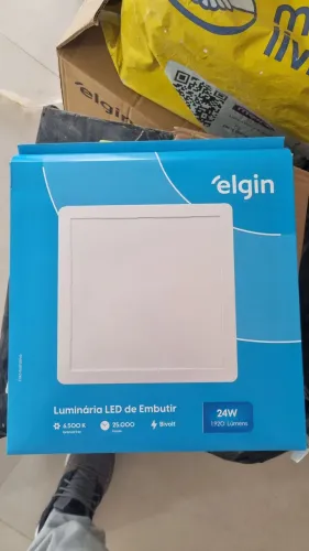 46pç luminárias novas, 20 pç. embutir 24 W, 14 pç. sobrepor 24W e 12 pç. Sobrepor 18W