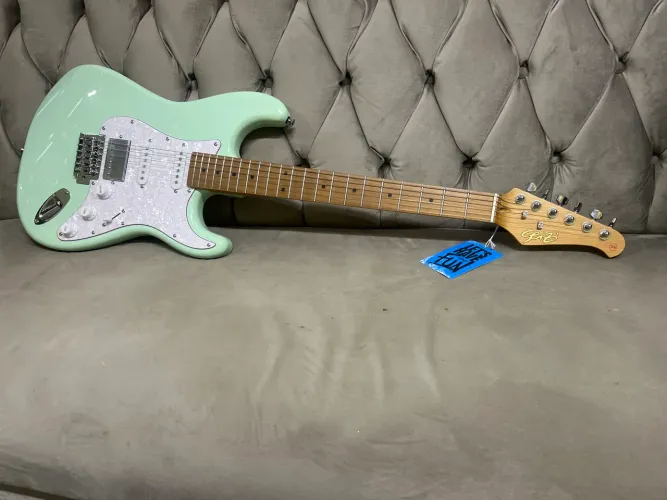 Guitarra Seizi Fun Vintage budokan verde Surf