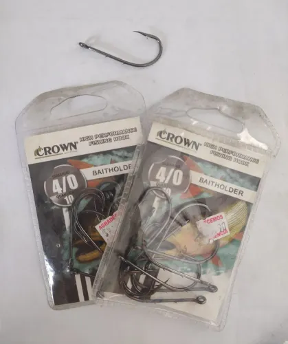 Kit 02 Anzóis Crown Baitholder 4/0 com 10 unidades cada