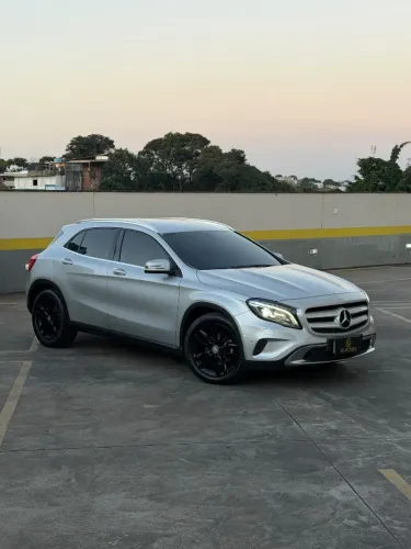 Mercedes-Benz GLA 200 Adv. 1.6/1.6 TB 16V Flex Aut. 2015