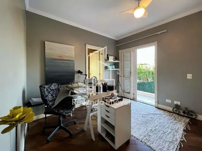 Imperdível sobrado à venda em Cotia-SP, Vila Santo Antônio: 4 quartos, 4 suítes, 5 banheir