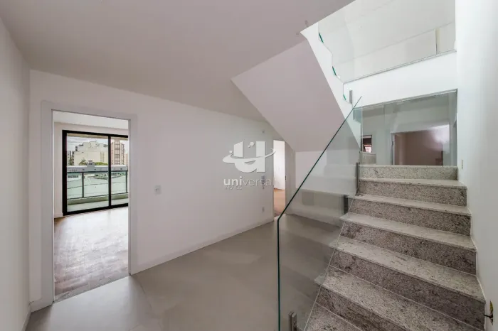 Cobertura duplex nova e pronta para morar com excelente localização
