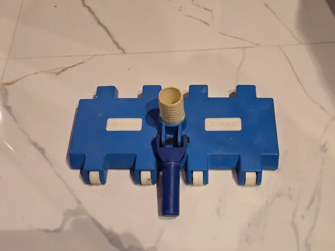 Aspirador para piscinas NETUNO