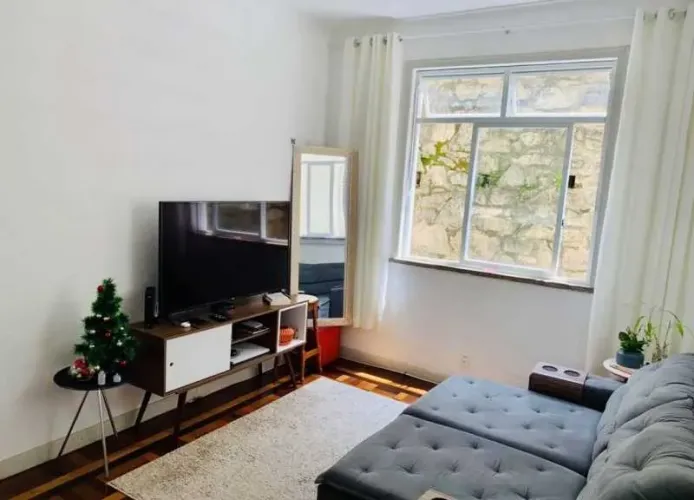 Excelente apartamento 2 quartos para alugar na Gloria - Rua Benjamim Constant