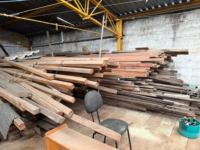Madeira Peroba Rosa - Material de demolição.