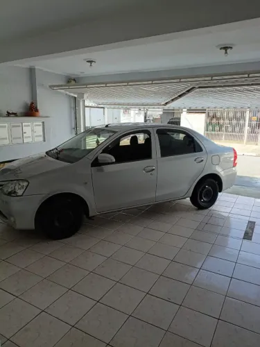 Toyota Etios X Sedan 1.5 Flex 16V 4P Mec. 2014