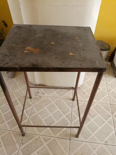 Mesinha de ferro