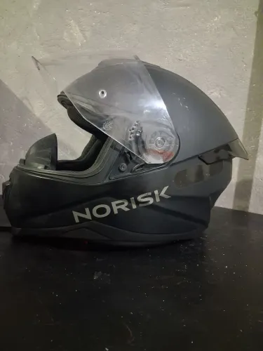 Norisk razon com 2 viseira, aerofolio e narigueira 