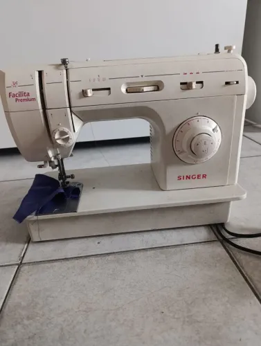 Máquina de costura Singer