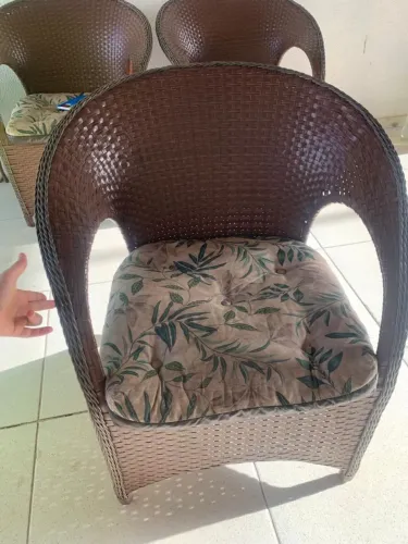Poltronas com avarias no pé  2 poltronas 