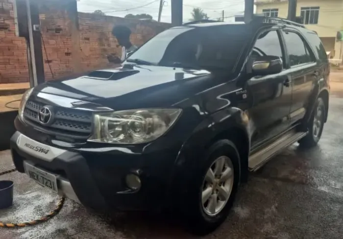 Toyota Hilux CD SRV D4-d 4X4 3.0 TDI Diesel AUT 2011