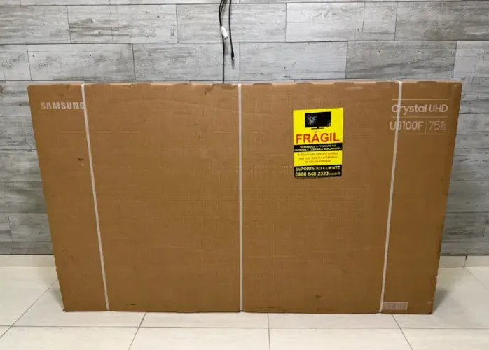 Smart TV 75? Samsung Crystal 4K Nova Lacrada