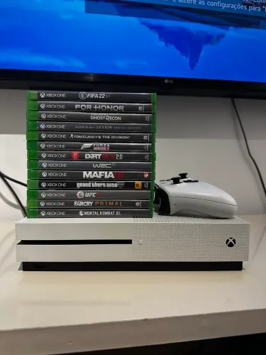 Xbox OneS 500GB - acompanha jogos + controle