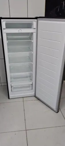 Vende um freezer semi novo