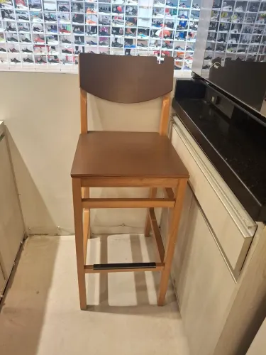Banqueta/ cadeira alta