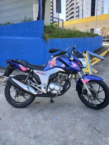 Moto conservada em perfeito estado de uso!