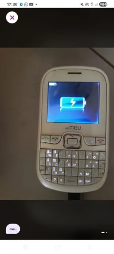 Antigo celular com TV funcionando ainda