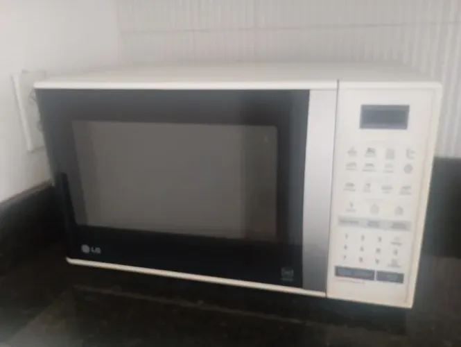Microondas 220V funciona perfeito