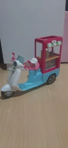 Scooter Barbie Cozinhando e Criando