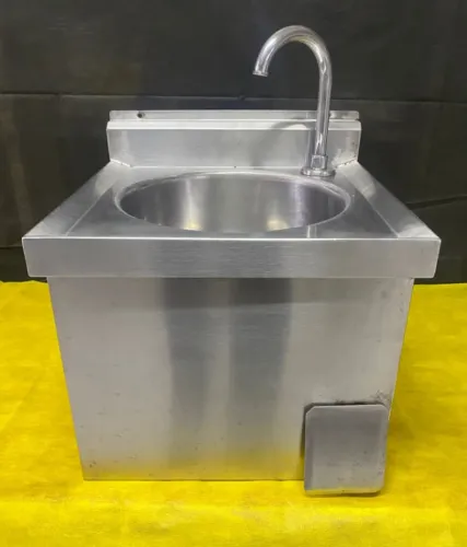 PIA DE ASSEPSIA INOX COM ACIONAMENTO NO JOELHO