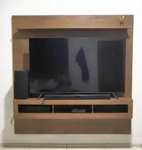 Painel para TV - Seminovo e em Ótimo Estado