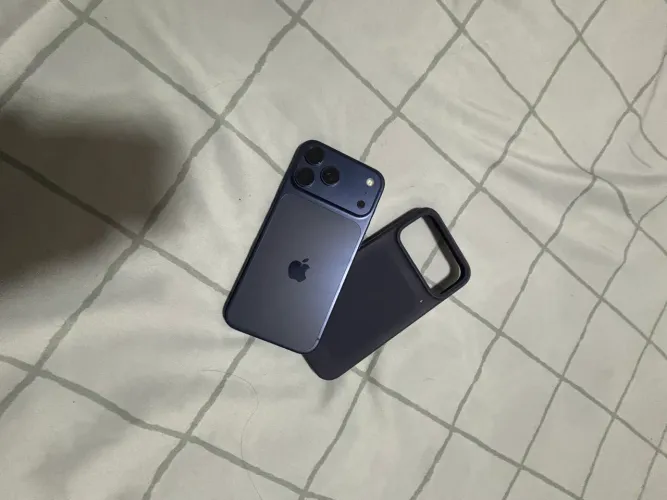 iPhone 17 Pro Max 512GB Azul | Estado de Novo | 1 Mês de Uso | Cabo + Capinha