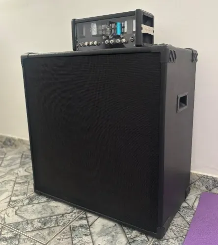 Amplificador e caixa Hughes & Kettner TubeMeister Deluxe 20 
