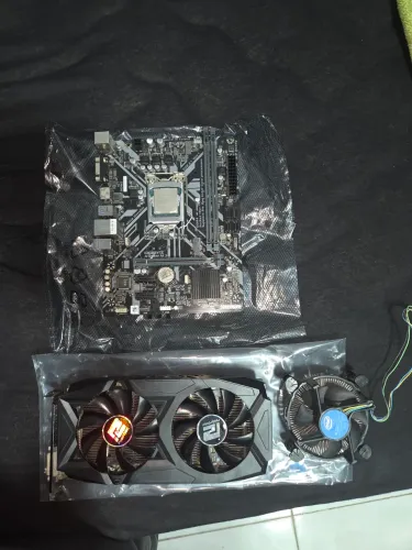 Vendo placa de vídeo RX580 Powercolor, processador i3 8100 e uma placa mãe H310M gigabyte