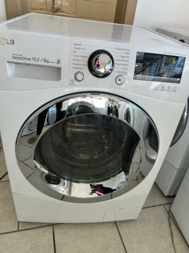 Lava e seca LG 10 kg impecável