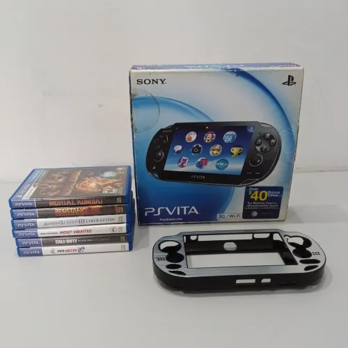 Vendo Console Portátil Sony PsVita Modelo PCH-1101 com Jogos Semi novo 
