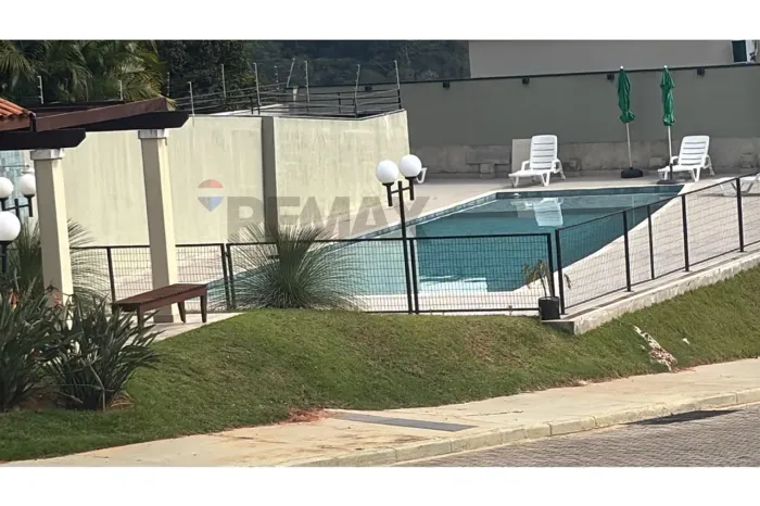 Aluga-se sobrado no condominio Leville