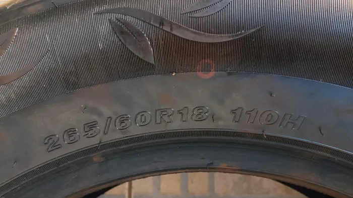 265/60 r18 semi novo
