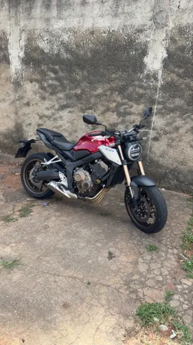 CB650R muito nova 