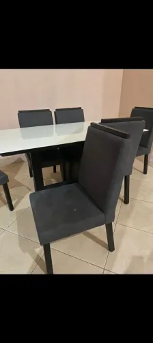 Mesa 6 cadeira estofada 
