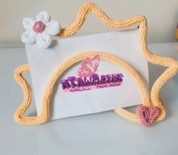 Porta retrato Personalizado em tricotin Sol/Flor/Minnie