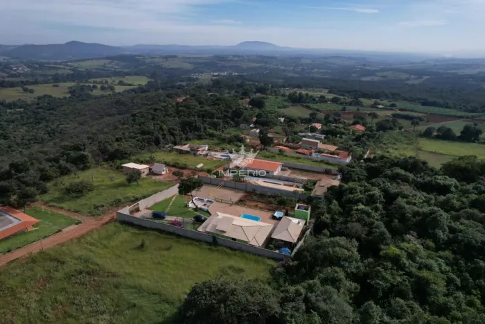 SÍTIO À VENDA EM MATEUS LEME 2000 M²