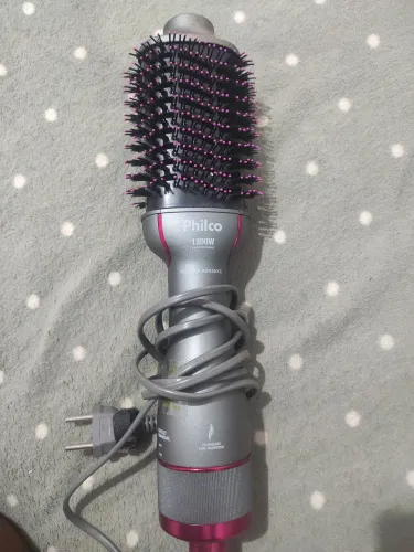 Vendo escova alisadora por 100,00 usada uma vez