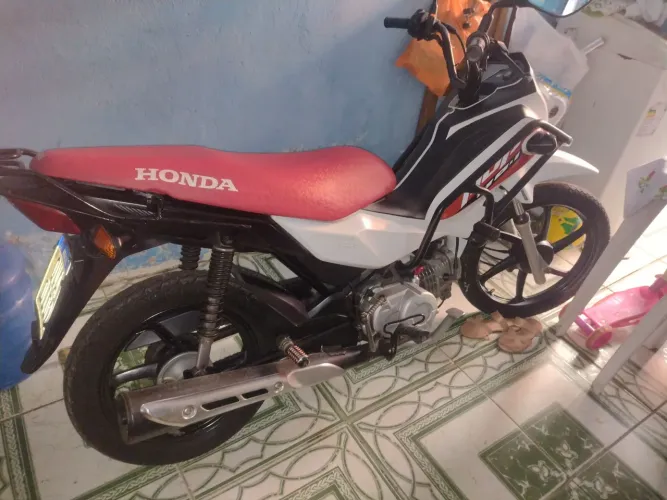 Vendo Honda pop impecável 9500