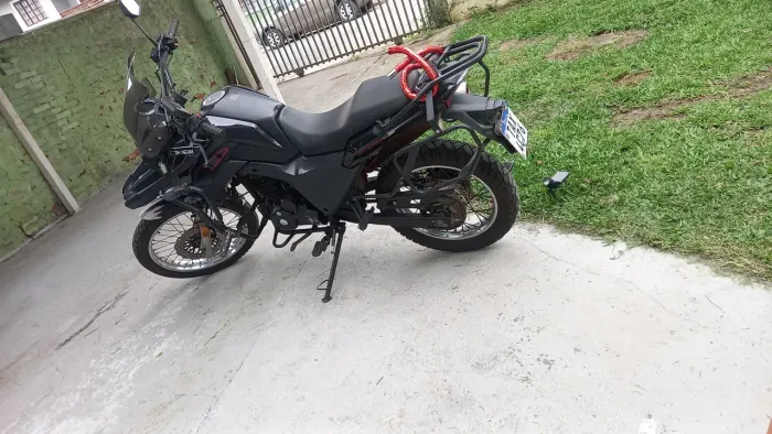 Moto Shi175S
