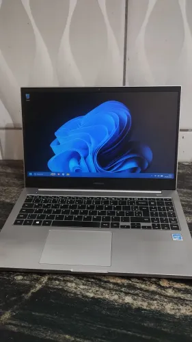 Notebook Samsung Book Prata - Intel / 8GB RAM / SSD 128GB / Win 11