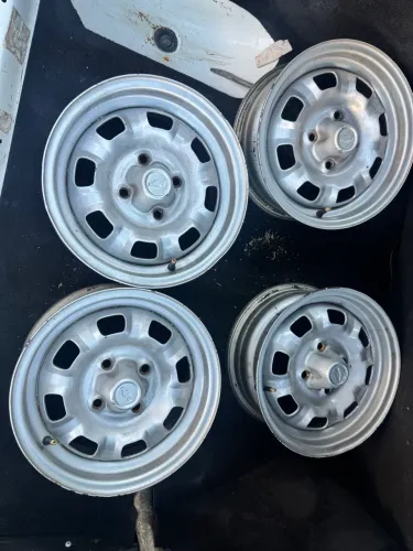 Rodas originais Chevette 13?