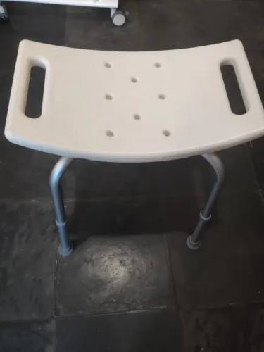 Banqueta de banho e mini bicicleta pedal