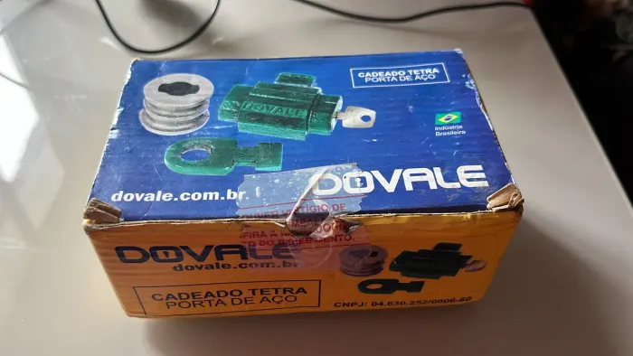 Cadeado Tetra para porta de aço marca Dovale