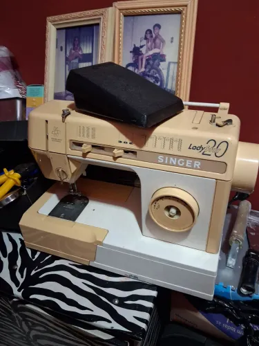 Estou vendendo uma de costurar elétrica