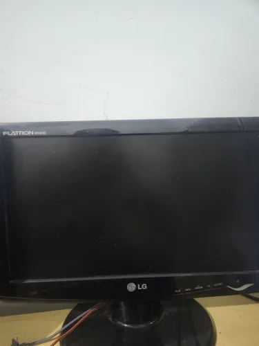 Monitor lg baratinho