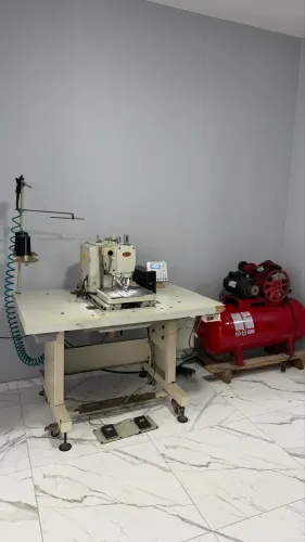 Máquina de caseado